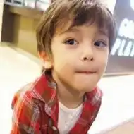 小孩子的世界纯真可爱小男生qq头像
