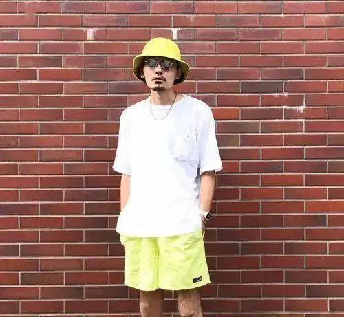 只有一件也没关系超实用素t穿搭四招,轻松变身百变型男
