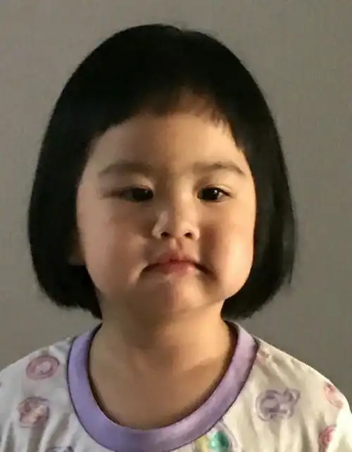 包贝尔晒与饺子万圣妆,同款无脸男造型太醒脑,被调侃大脑门儿费粉
