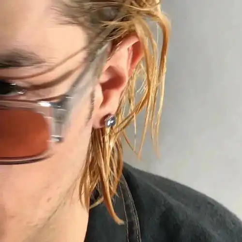 头像背景丨保持自律保持清醒
