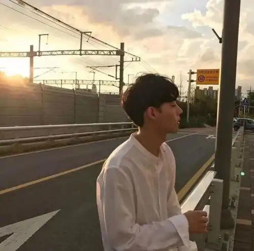 头像其实每一句都是
