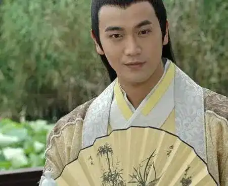 最近玩扇子的人也越来越多了,古风的服装穿在身上,不拿把扇子怎么能对得起自己的装扮
