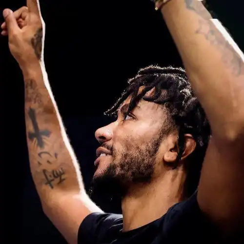 忍不住拍一拍球星头像
