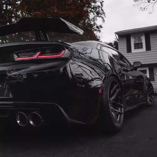 比野马还帅的黑武士肌肉车,这是目前最霸气的科迈罗改装案例
