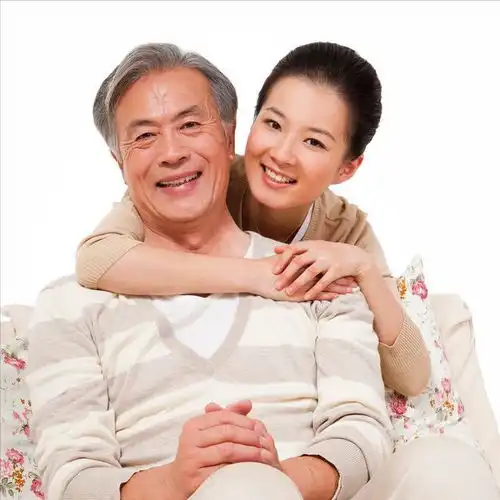 45岁保姆倾述给3个老年男人当保姆后,才知道他们都是有企图的
