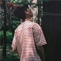 心比海蓝情比海深小清新男生头像
