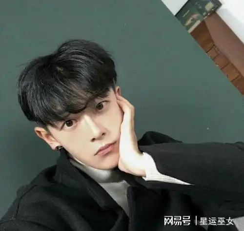 相处时间越久越宠爱你的星男,遇到这些星男一定不要放弃
