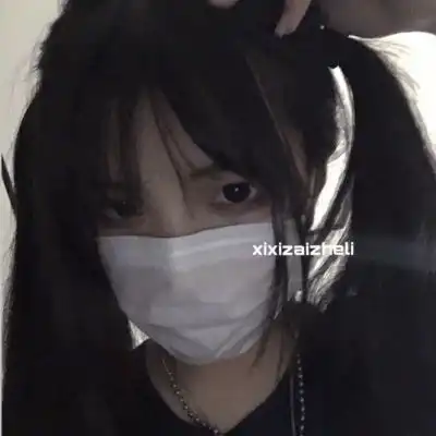 超霸气女生戴口罩头像
