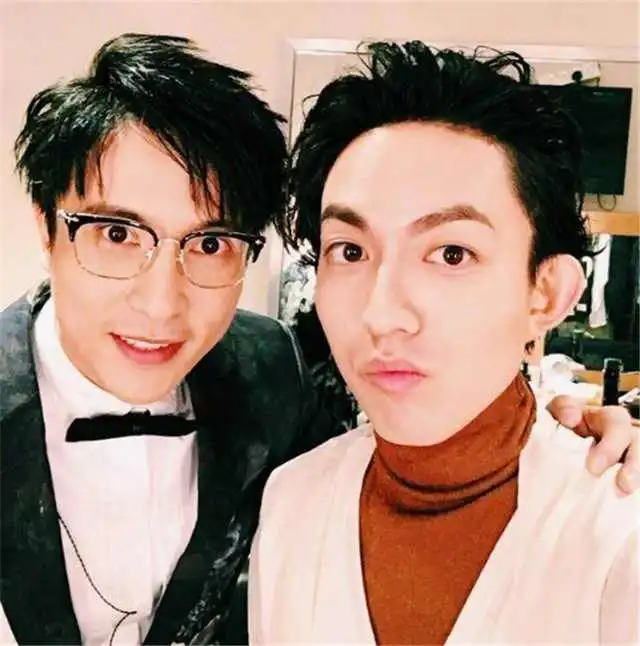 事业巅峰期息影入伍,复出人气不如薛之谦,但在这件事上他却赢了
