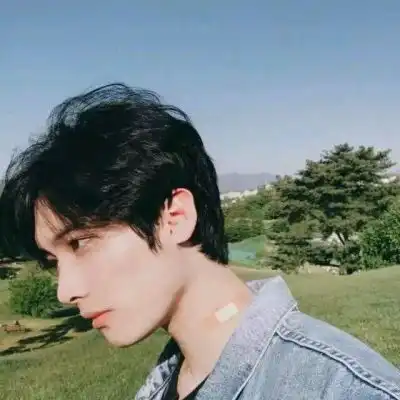 高级emo伤感头像真人男考编