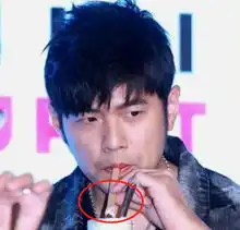 周杰伦演唱会出镜2秒的奶茶,得知价格后,网友明星的真实消费
