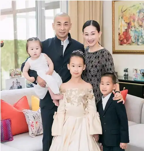 看到孩子颜值后,婆婆不同意儿媳生二胎,网友止损意识真强

