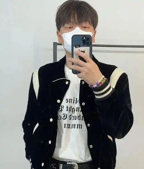 鱿鱼游戏27岁女主火了涨粉1600万代言lv,男友竟是他

