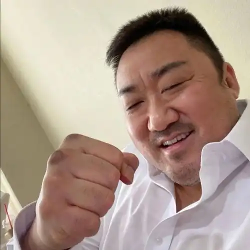 中老年猛男,我的互联网脸替
