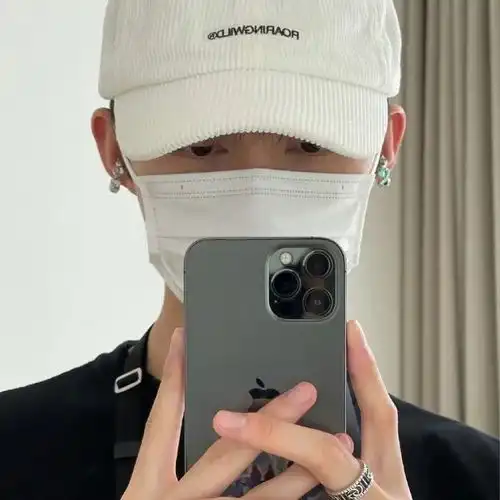 很难撞头像的小众男头
