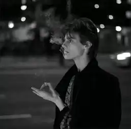 丧系女生头像欧美男生头像
