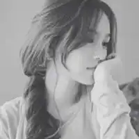 qq头像女生侧脸短发短发侧脸好看女生qq头像
