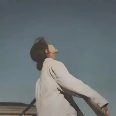 单人情侣头像一人一张超级隐蔽的情侣头像真人
