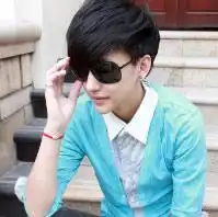 蓝色的qq头像要男生的
