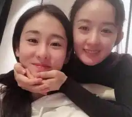 张碧晨调侃赵丽颖最近老是想你家娃赵丽颖的回答够笑一年
