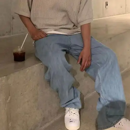 小众真人头像
