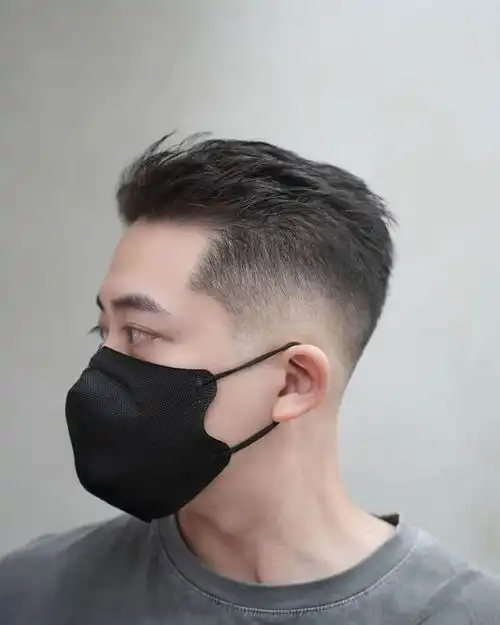 35岁男士别乱剪发型了这3款造型轻熟有个性,剪完帅气不油腻
