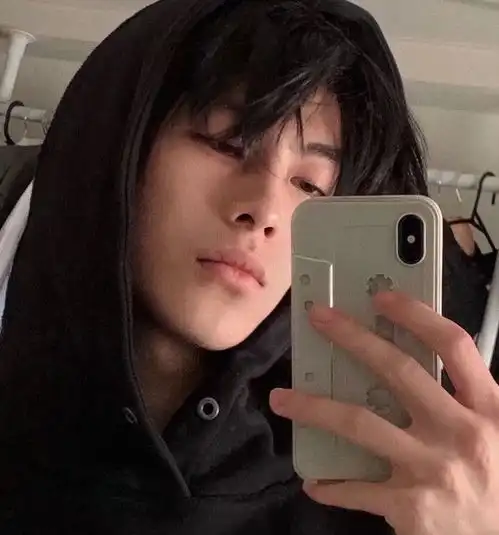 真人男头ins头像
