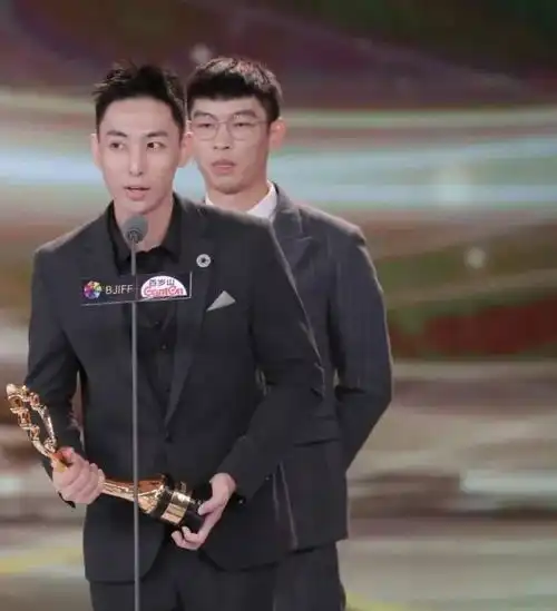 国家二级运动员,电影首秀即获最佳男主角......
