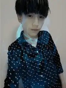 求唯美带字男生qq皮肤
