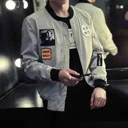 40岁以上的男人,少穿运动服,多穿这样的潮流男装,秒变男神
