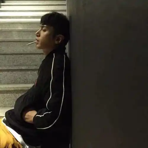 忧郁伤感的头像男唯美