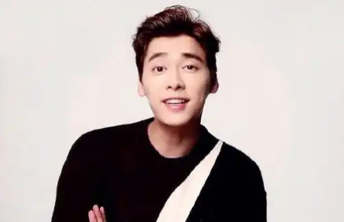 洁癖最严重的3位明星她住酒店都要先消毒,他一天要洗三次澡
