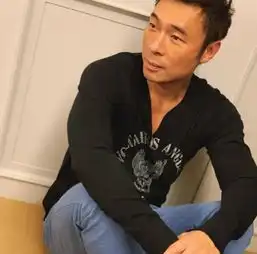 许志安承认出轨后,郑秀文将自己头像改成黑白,娱乐圈还有干净吗
