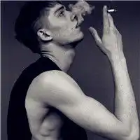 欧美男生抽烟头像,抽烟的男人味道不同吧
