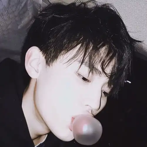 明星头像周翊然
