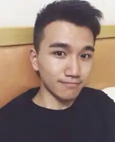 武大男生学霸颜值爆表受网友追捧
