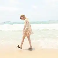 微信头像女生远景图片远景女生全身照高清大图
