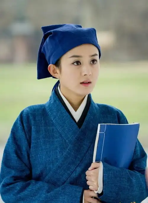 10个无效女扮男装赵丽颖唐嫣用胡子敷衍,鞠婧祎杨幂哪像男人
