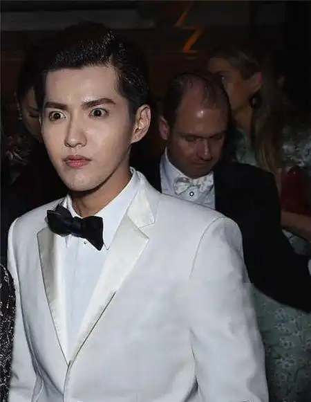 韩庚肿成宋小宝,井柏然看起来脏兮兮,男明星离开精修图没眼看
