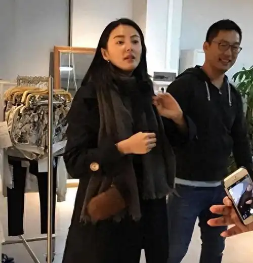 打肿脸充胖子,表面身价上亿,实际负债累累,伪富豪们别装了
