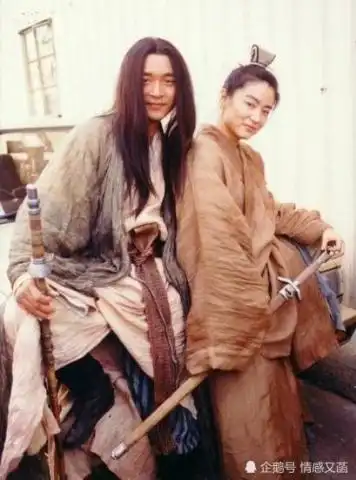 52岁王祖贤晒近照引回忆,27年前和林青霞刘嘉玲张曼玉合影
