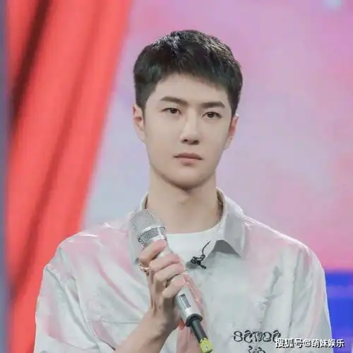 天天向上又捧小鲜肉2班小兄弟亮相,节目组频繁提王一博
