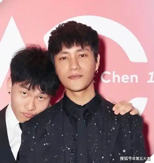 陈坤公开承认儿子身份,陈家喜迎小少爷,陈尊佑多了个新弟弟
