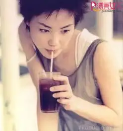 平胸mm,请释放你独特的性感
