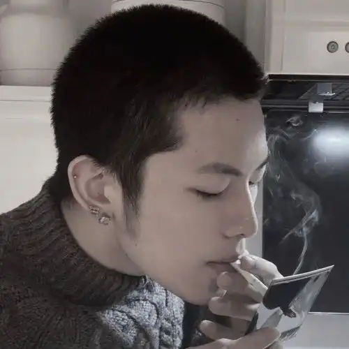 头像你可真讨厌讨人喜欢百看不厌
