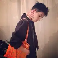 每个人都希望有人陪伴每个人的未来都希望是精彩的

