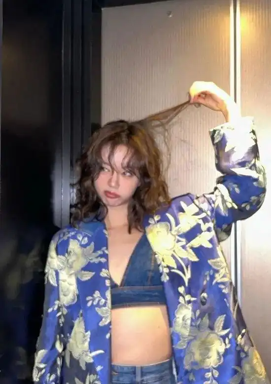 春日赏花拍照小技巧更新你的刘亦菲抱花照
