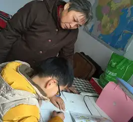 常州10岁男孩父自杀母抑郁只想给奶奶买双鞋