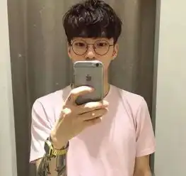四款不用考虑颜值的小奶狗发型
