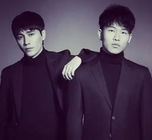 陈坤18岁儿子近照曝光帅气十足被错认成爸爸,还与美女评论互动
